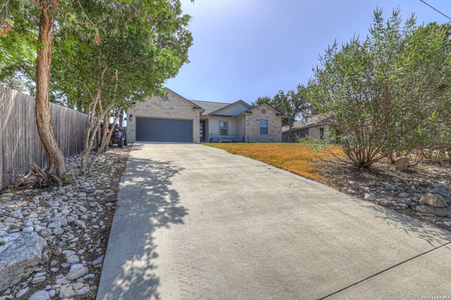 570 FOREST CRST, Canyon Lake, TX 78133