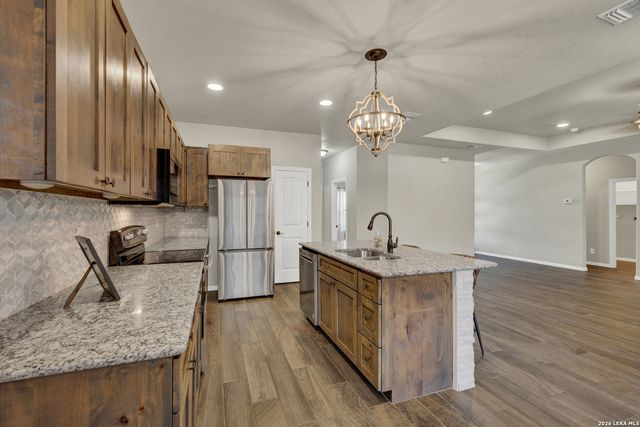 570 FOREST CRST, Canyon Lake, TX 78133