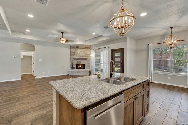 570 FOREST CRST, Canyon Lake, TX 78133