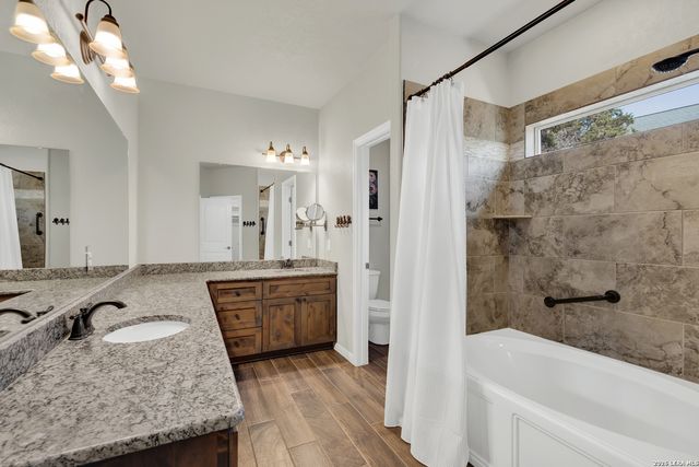 570 FOREST CRST, Canyon Lake, TX 78133