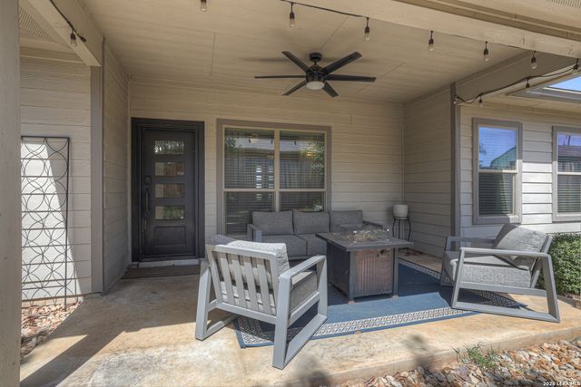 570 FOREST CRST, Canyon Lake, TX 78133