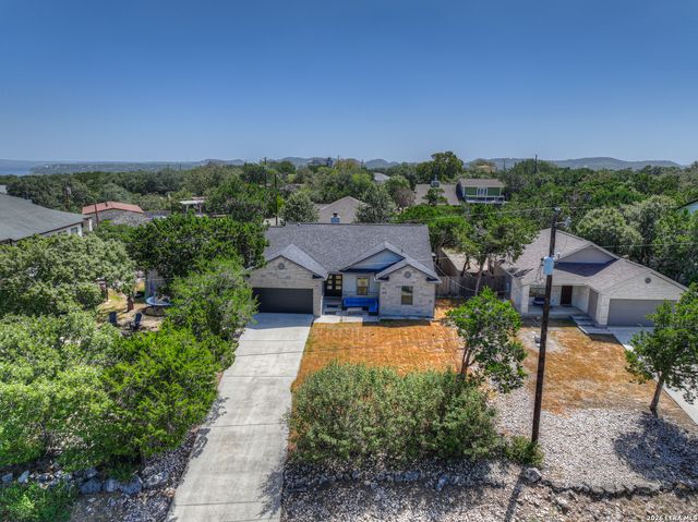 570 FOREST CRST, Canyon Lake, TX 78133