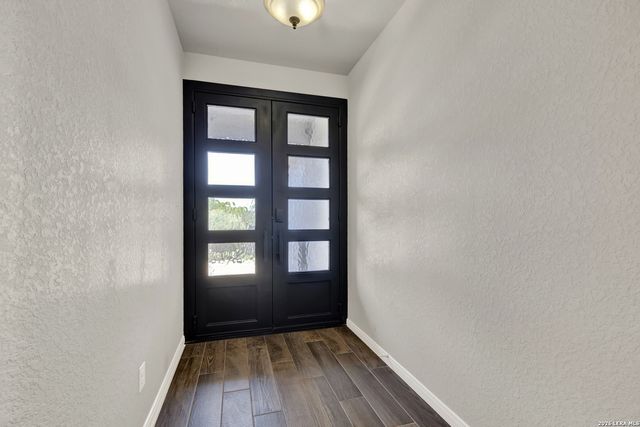 570 FOREST CRST, Canyon Lake, TX 78133