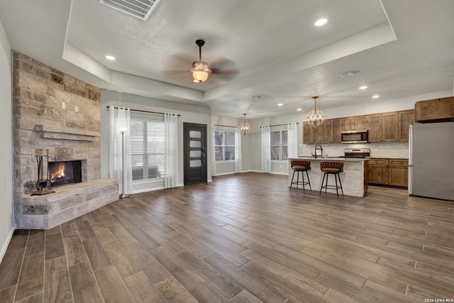 570 FOREST CRST, Canyon Lake, TX 78133