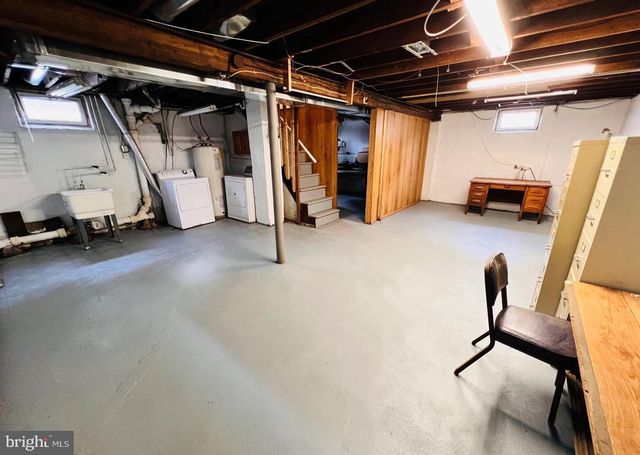 1007 GREEN LN, Levittown, PA 19057