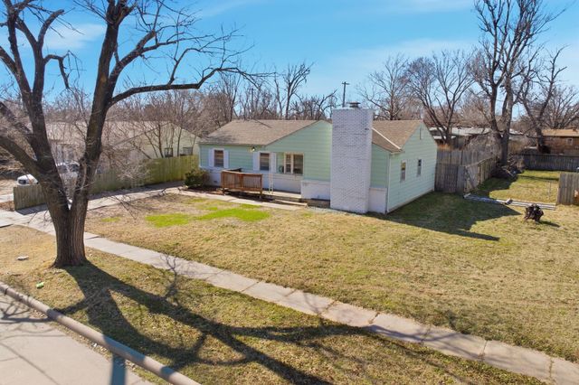 2121 S Vine St, Wichita, KS 67213