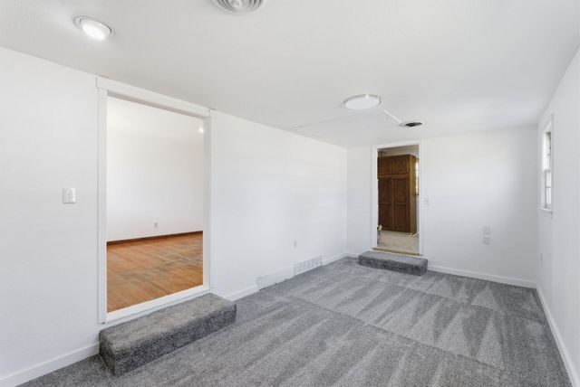 2121 S Vine St, Wichita, KS 67213