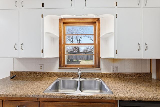 2121 S Vine St, Wichita, KS 67213