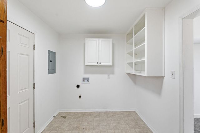 2121 S Vine St, Wichita, KS 67213