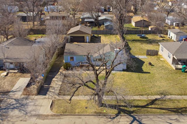 2121 S Vine St, Wichita, KS 67213