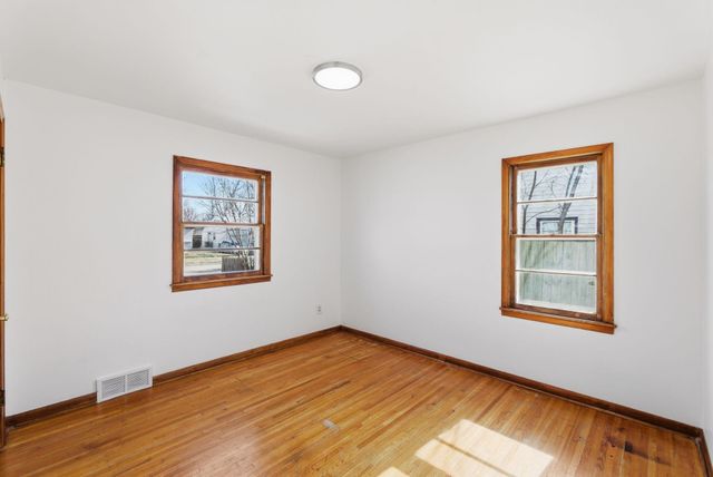 2121 S Vine St, Wichita, KS 67213