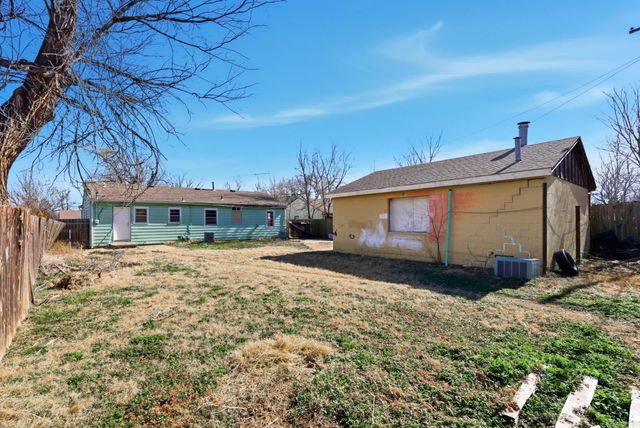 2121 S Vine St, Wichita, KS 67213