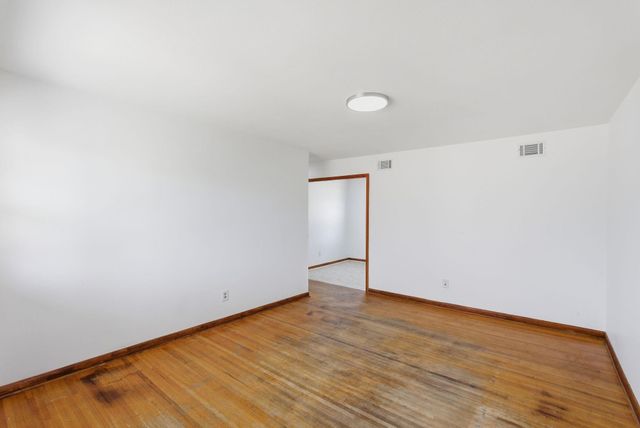 2121 S Vine St, Wichita, KS 67213