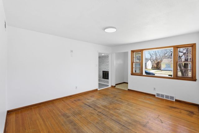 2121 S Vine St, Wichita, KS 67213