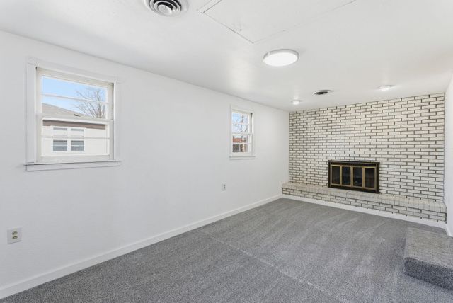 2121 S Vine St, Wichita, KS 67213