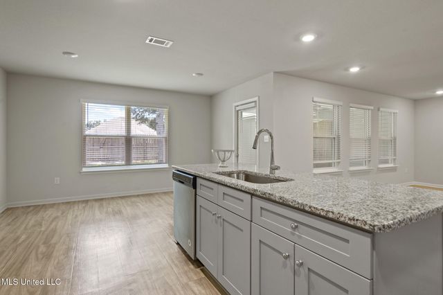 211 Hawthorne Drive, Long Beach, MS 39560