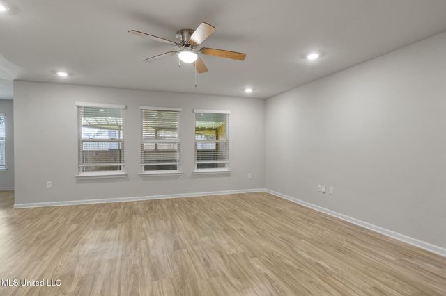 211 Hawthorne Drive, Long Beach, MS 39560