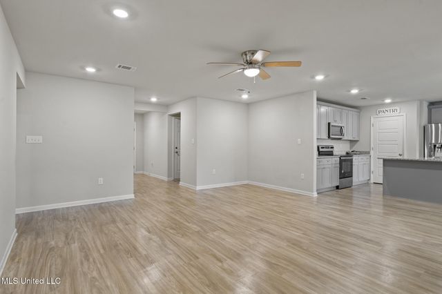 211 Hawthorne Drive, Long Beach, MS 39560