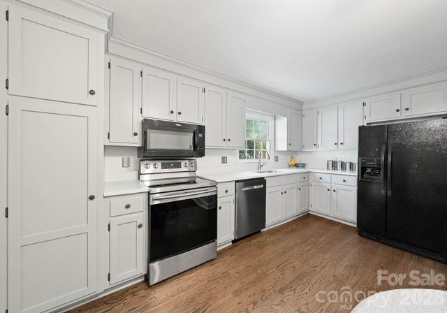 5221 Summer Gate Drive, Charlotte, NC 28226