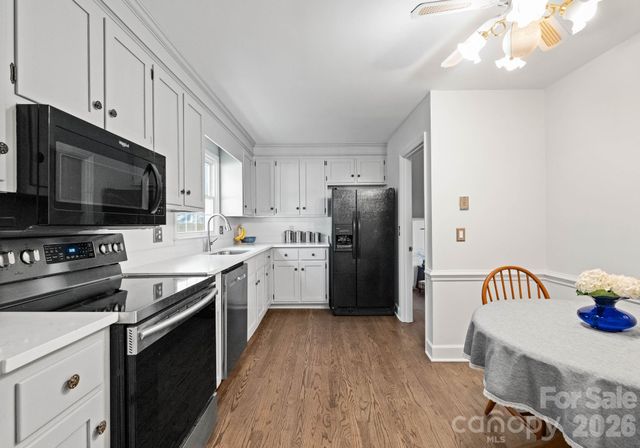 5221 Summer Gate Drive, Charlotte, NC 28226