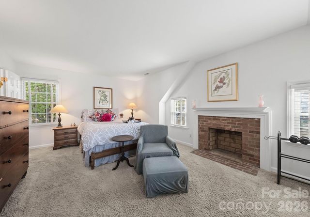 5221 Summer Gate Drive, Charlotte, NC 28226