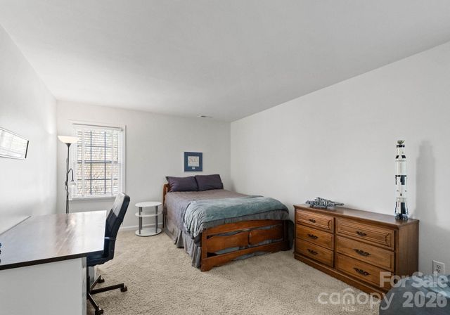 5221 Summer Gate Drive, Charlotte, NC 28226