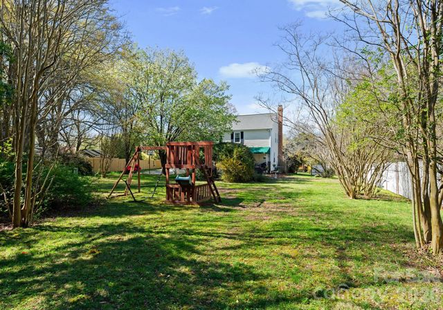 5221 Summer Gate Drive, Charlotte, NC 28226