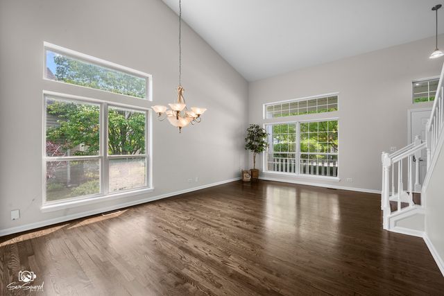 4811 Bordeaux Drive, Lake In The Hills, IL 60156