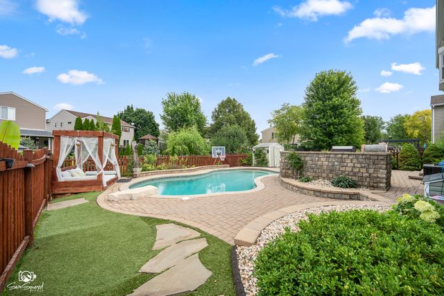 4811 Bordeaux Drive, Lake In The Hills, IL 60156