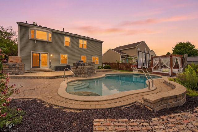 4811 Bordeaux Drive, Lake In The Hills, IL 60156