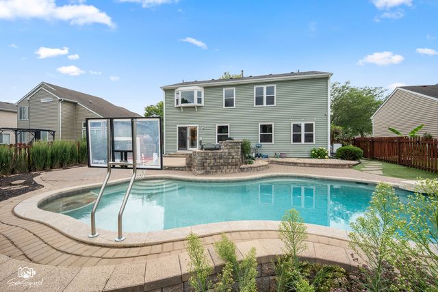 4811 Bordeaux Drive, Lake In The Hills, IL 60156