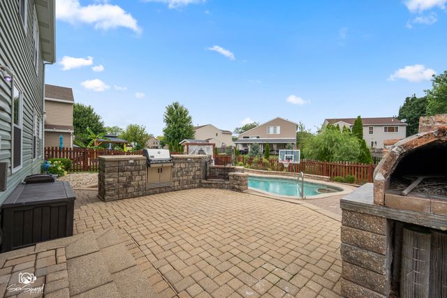 4811 Bordeaux Drive, Lake In The Hills, IL 60156