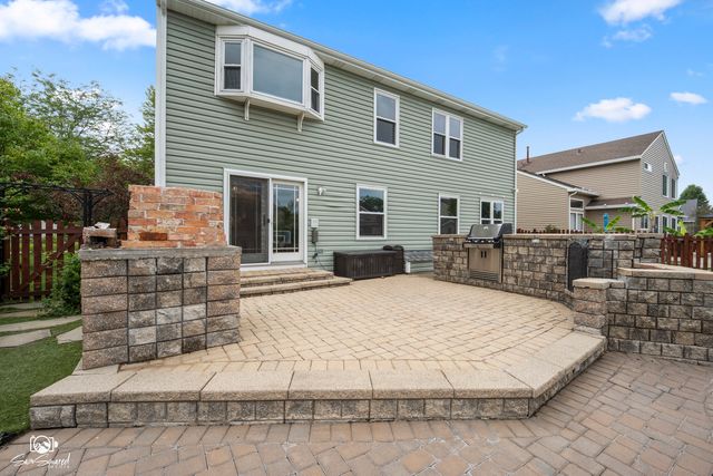 4811 Bordeaux Drive, Lake In The Hills, IL 60156