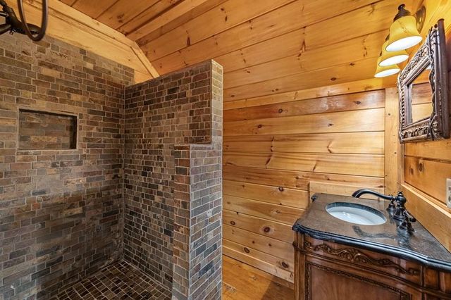 120 N Riverview Lane, Ellijay, GA 30536