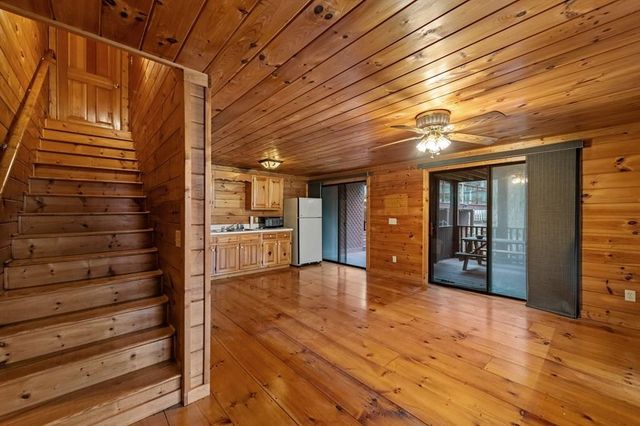 120 N Riverview Lane, Ellijay, GA 30536