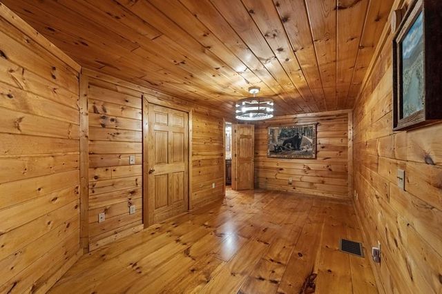 120 N Riverview Lane, Ellijay, GA 30536