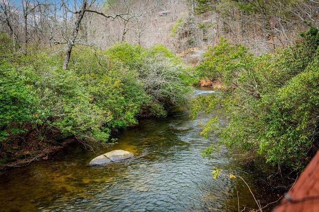 120 N Riverview Lane, Ellijay, GA 30536