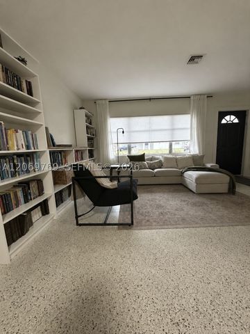 5450 SW 55th Ave 2, Davie, FL 33314