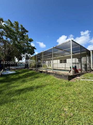 5450 SW 55th Ave 2, Davie, FL 33314