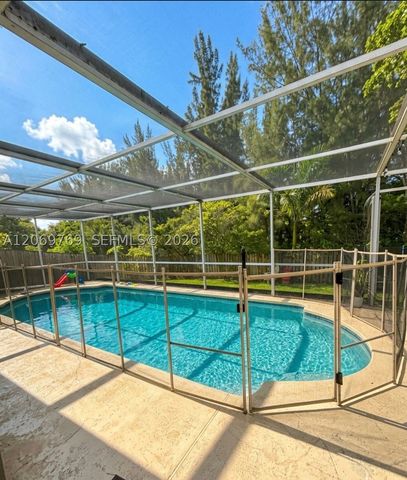 5450 SW 55th Ave 2, Davie, FL 33314