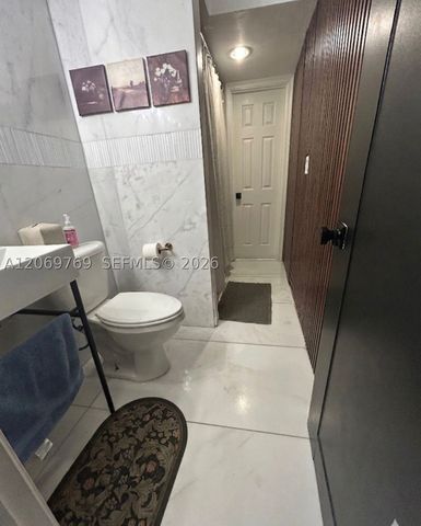 5450 SW 55th Ave 2, Davie, FL 33314