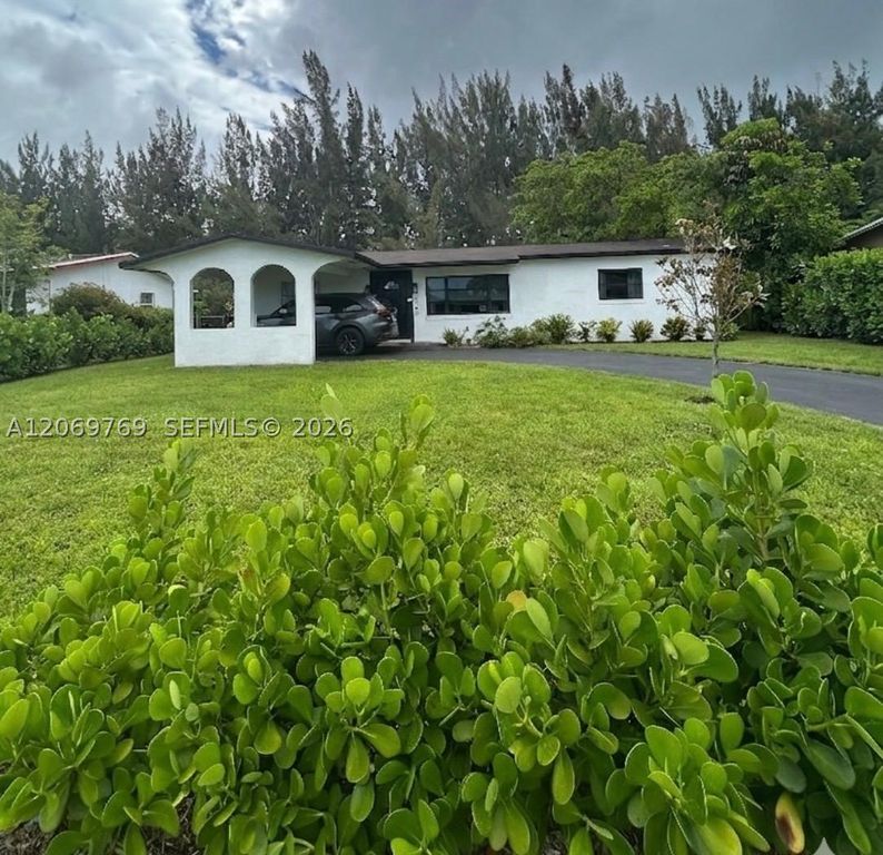 5450 SW 55th Ave 2, Davie, FL 33314