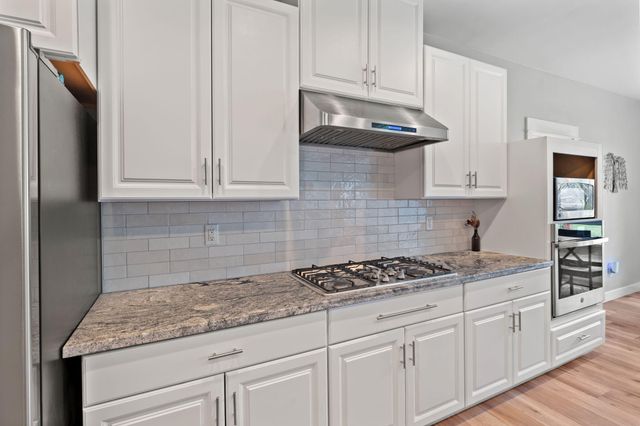 707 Wards Creek Road, Rogue River, OR 97537