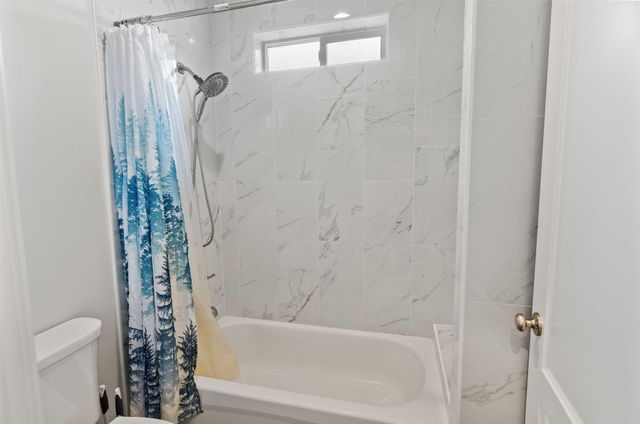 707 Wards Creek Road, Rogue River, OR 97537