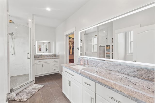 707 Wards Creek Road, Rogue River, OR 97537