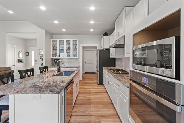 707 Wards Creek Road, Rogue River, OR 97537