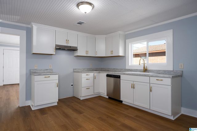 513 1ST AVENUE, Bessemer, AL 35020