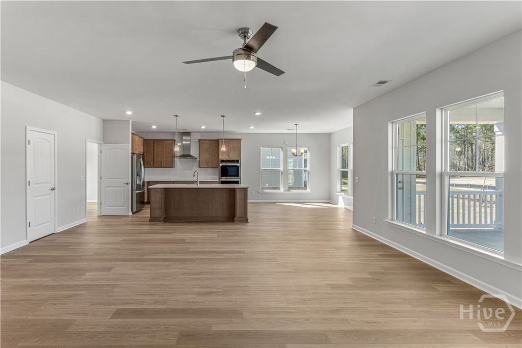 Image 6 of property listing at 174 Champlain Drive, Pooler, GA 31322