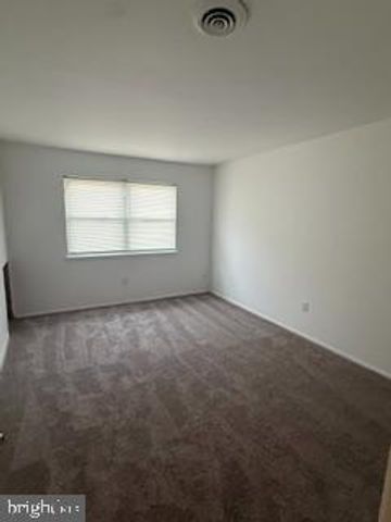 1020 JARDIN CT, Burlington, NJ 08016