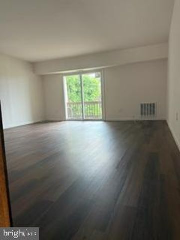 1020 JARDIN CT, Burlington, NJ 08016